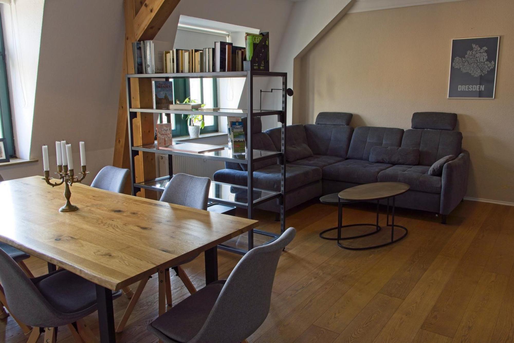 Neustadt-Aussicht - Grosse Wohnung Mit Balkon เดรสเดน ภายนอก รูปภาพ